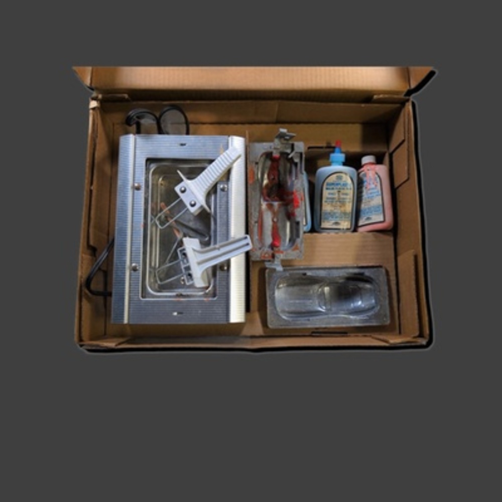 Johnny Toymaker Starter Set - Create Your Own Motorized Cars!